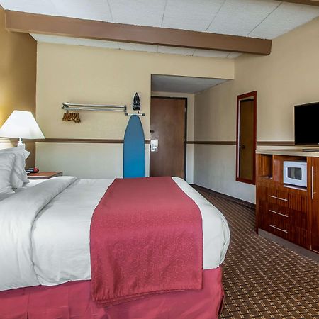 Quality Inn East Dubuque Екстериор снимка