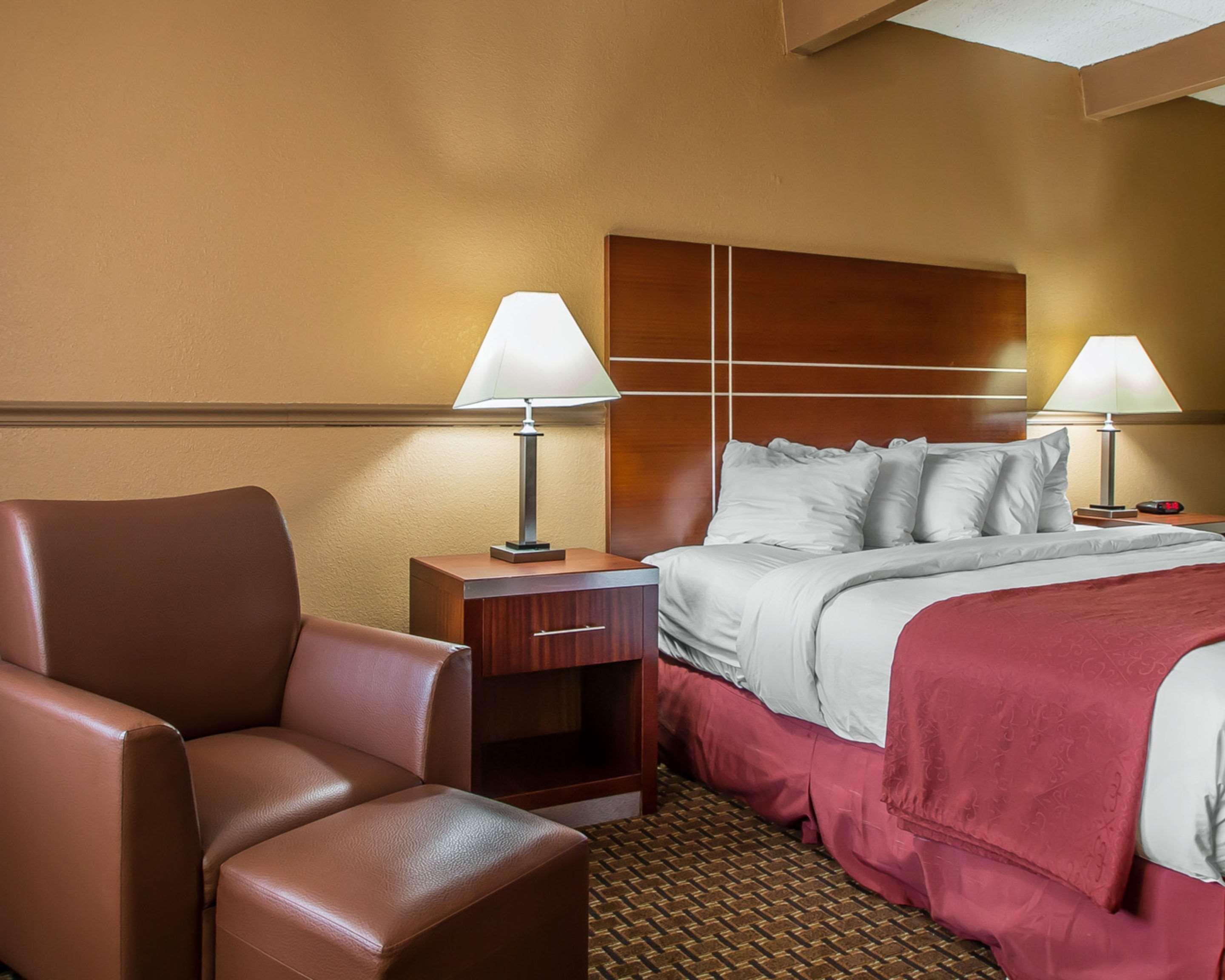 Quality Inn East Dubuque Екстериор снимка