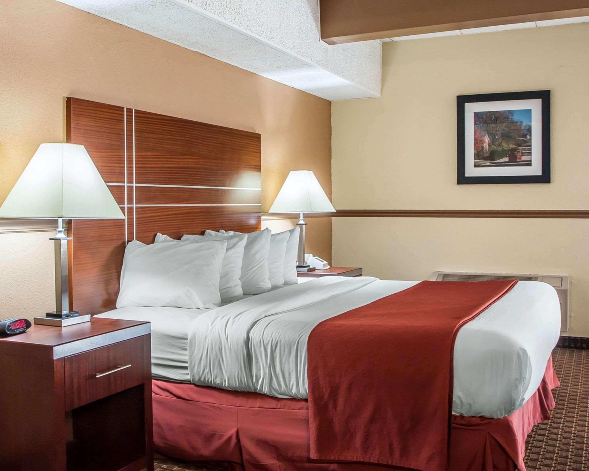 Quality Inn East Dubuque Екстериор снимка