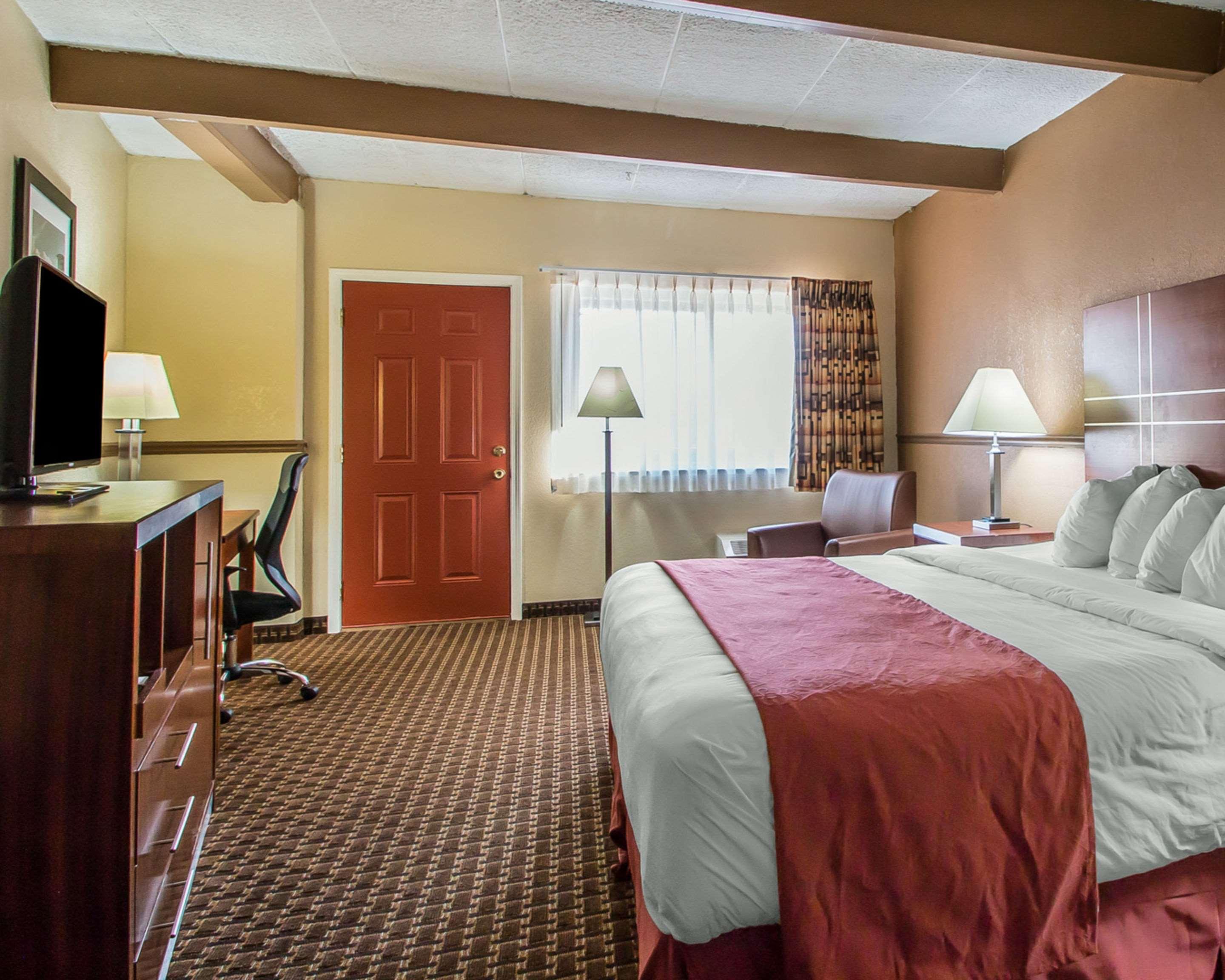 Quality Inn East Dubuque Екстериор снимка