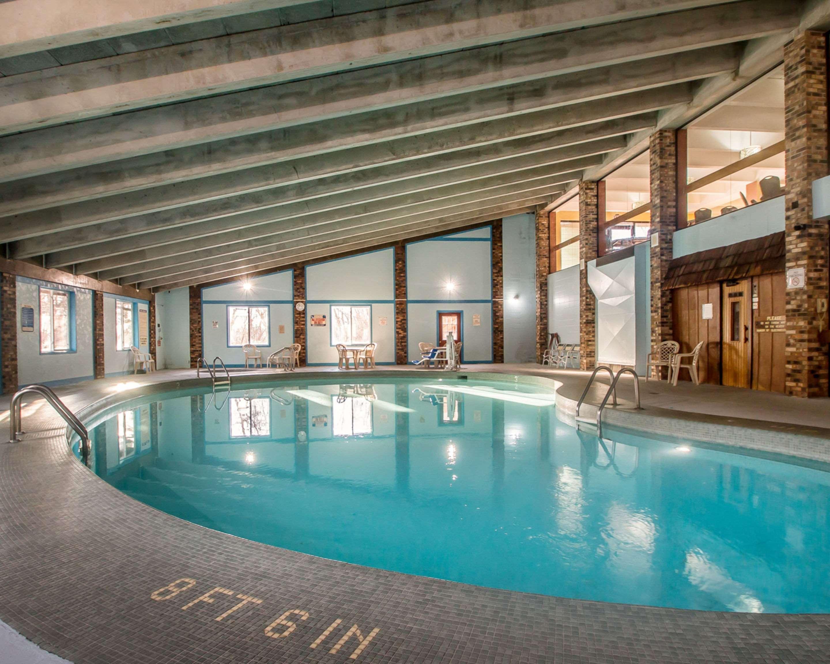 Quality Inn East Dubuque Екстериор снимка