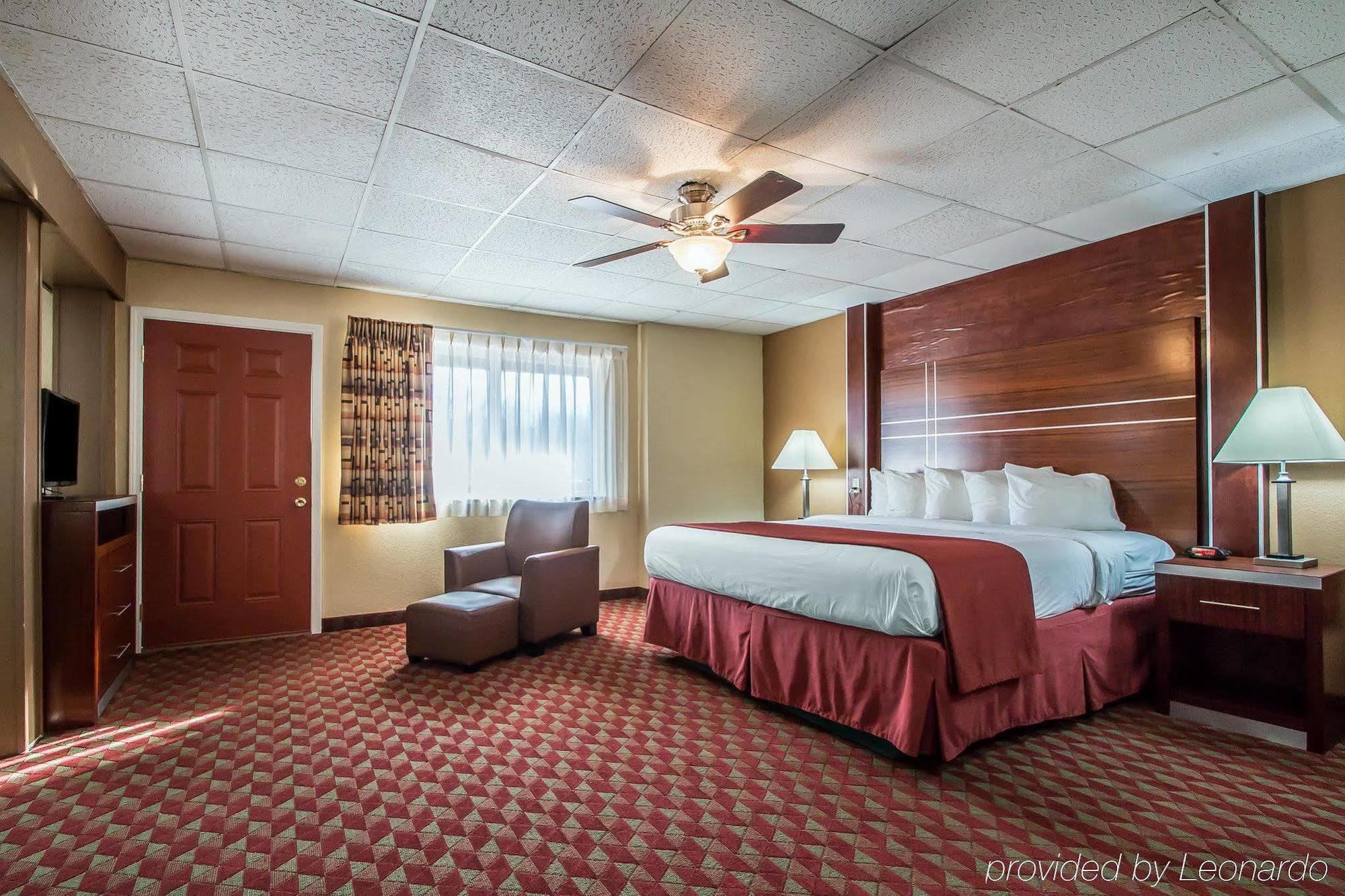 Quality Inn East Dubuque Екстериор снимка