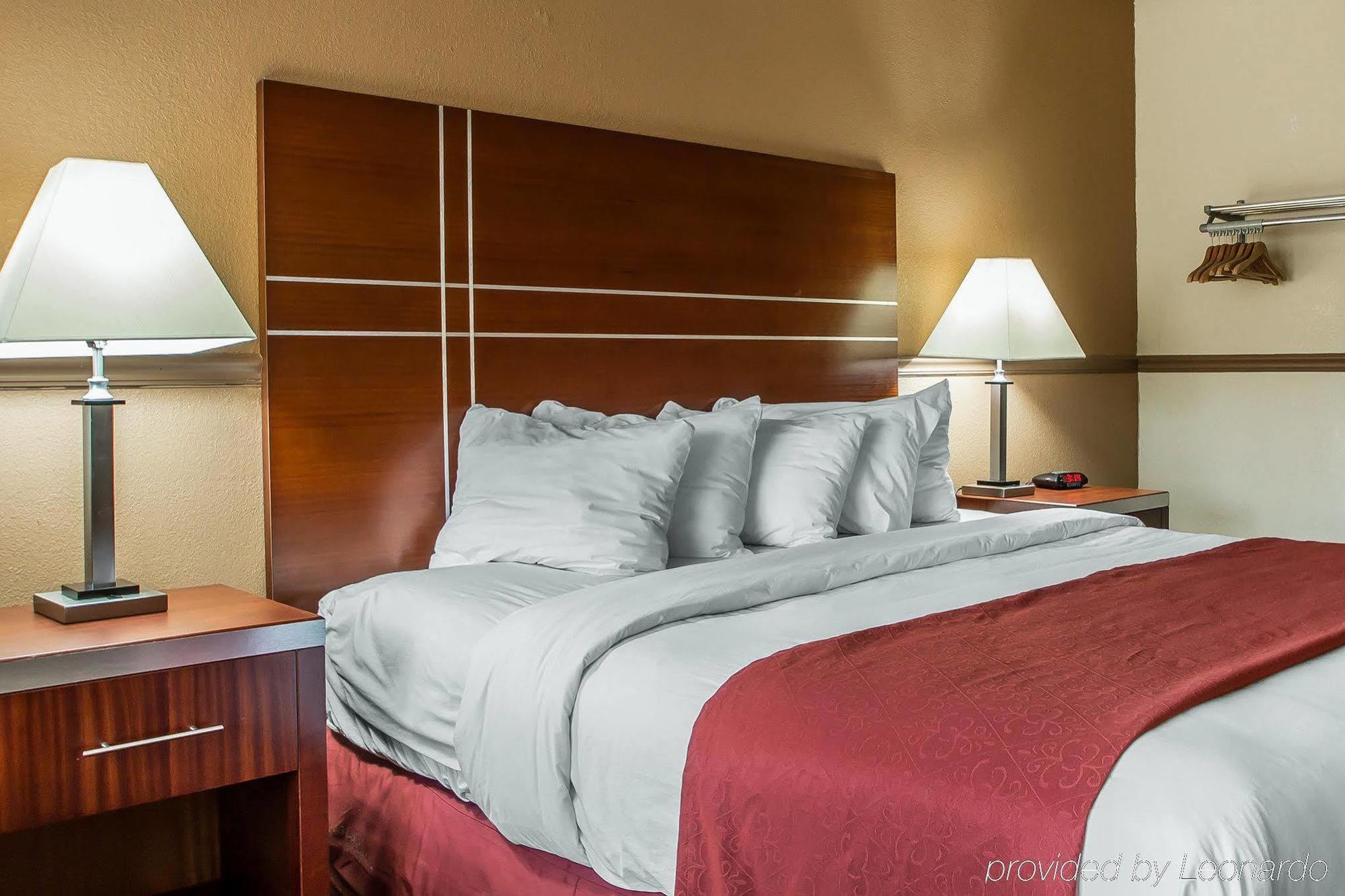 Quality Inn East Dubuque Екстериор снимка