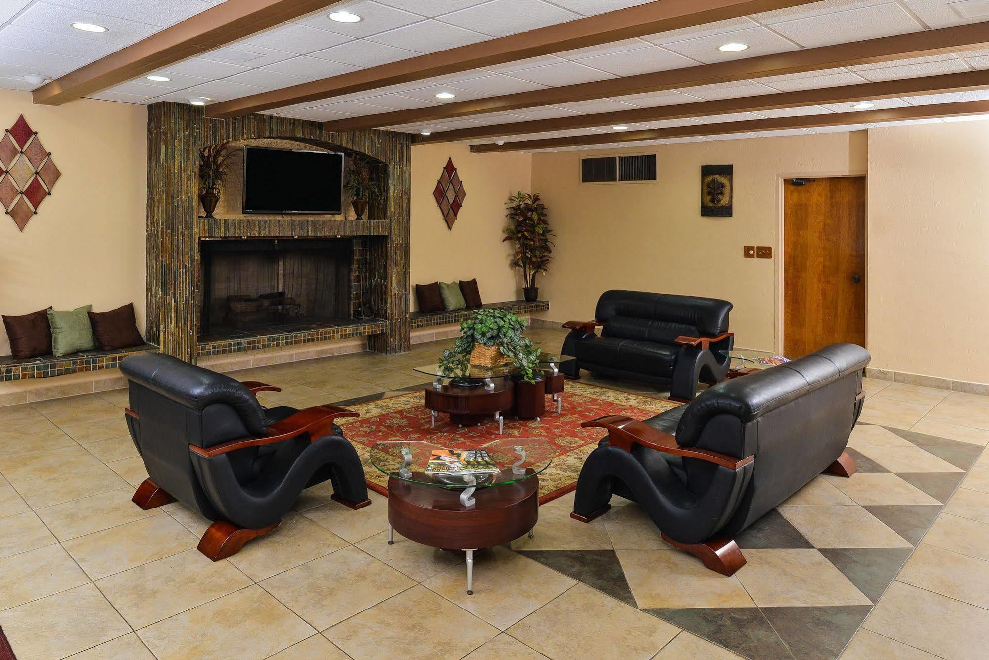 Quality Inn East Dubuque Екстериор снимка