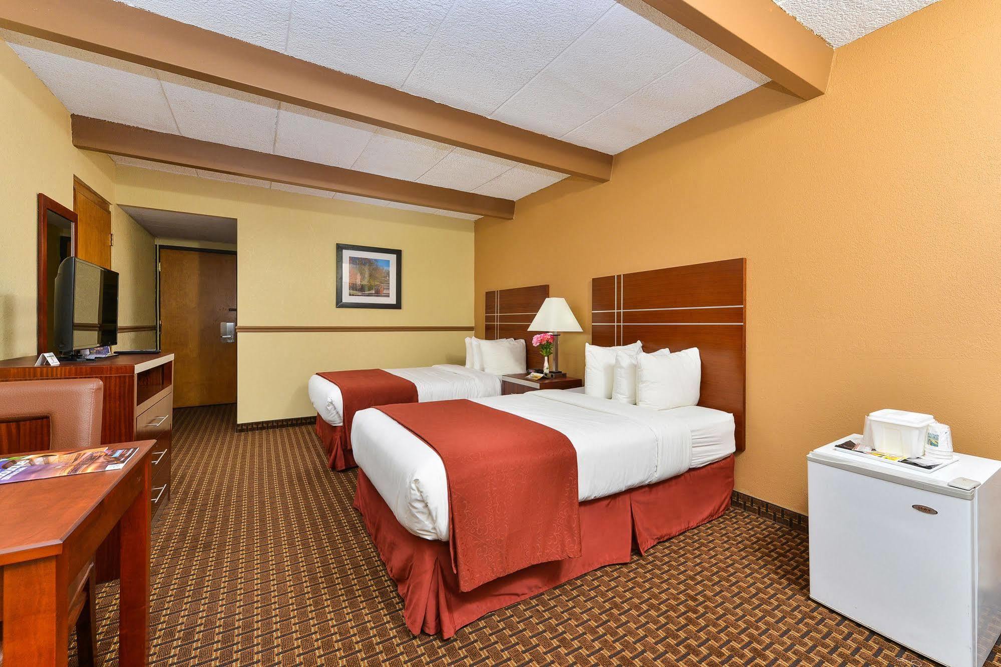 Quality Inn East Dubuque Екстериор снимка